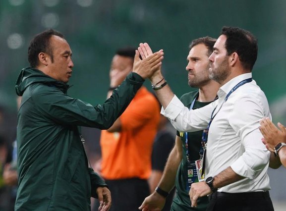 如法炮制！国安角球机会，黄山自摆乌龙，国安2-0英博