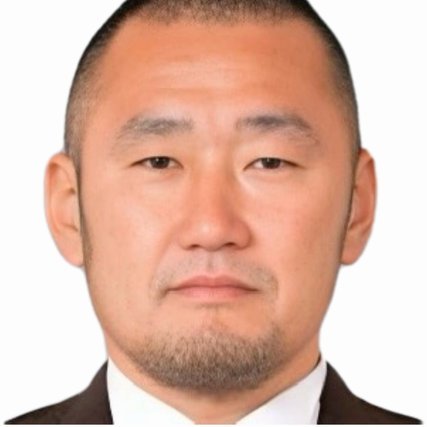 看王勤伯介绍，浮岛敏还不如周海滨，周海滨一直提醒两个中后卫要多交流