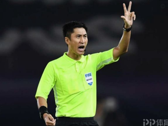 中国裁判马宁、傅明和周飞即将赴美 准备执法世界杯