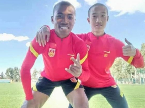 黄晟豪今年其实没踢一场中甲正赛，但是U20基本首发