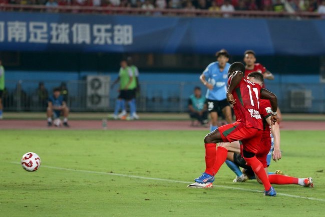 中超：河南1-1英博，古斯塔沃破门，杨铭锐扳平