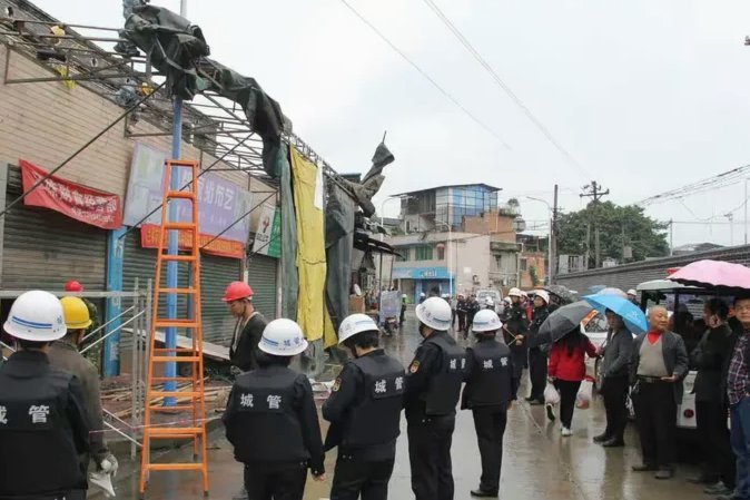星火杯成都大区队VS韩国华城市FC队，这下不会说是临时组建小年龄队了吧