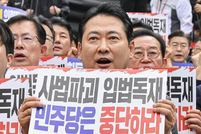 阿斯：皇马接近签下塞尔吉奥-马丁内斯，他将先加盟卡斯蒂亚