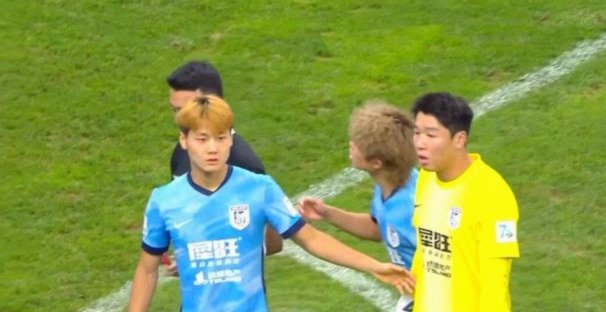 半场：英博0-0申花，门将黄子豪出击犯规染红